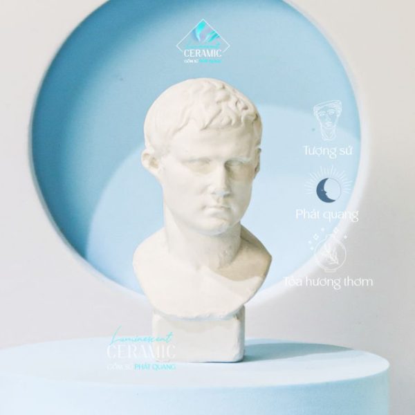 Đầu tượng kiến trúc sư La Mã - Agrippa bằng sứ phát quang tỏa hương thơm